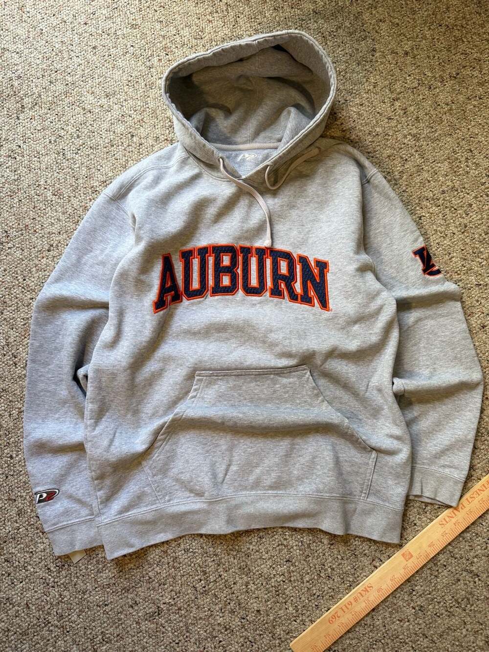 Pro Player Auburn Tigers Embroidered Pullover Hoodie Grey Size M